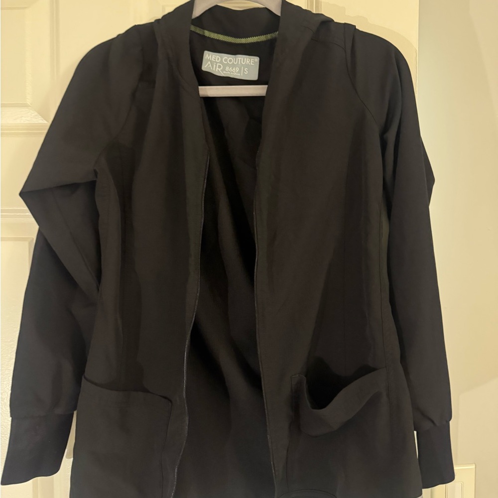 Med Couture Women's scrub jacket